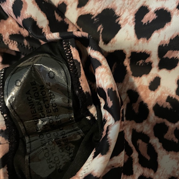 Shade and shore orange/cheetah bikini set - Picture 6 of 10